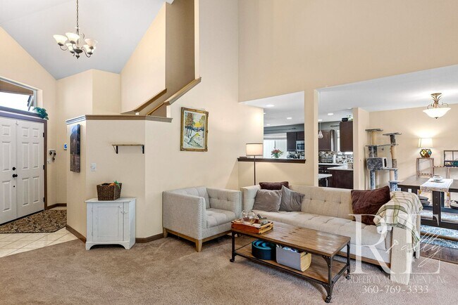 Foto del edificio - Peaceful Retreat Near JBLM | Spacious 3BR ...