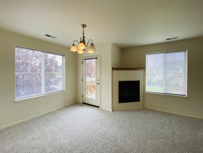 Building Photo - 1098 Longbow Ln