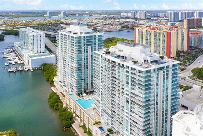 Foto del edificio - 300 Sunny Isles Blvd