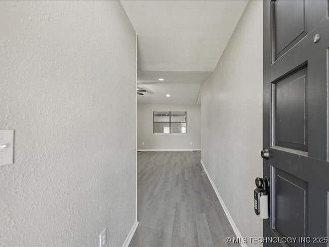 Building Photo - 3001 S Ash Ct
