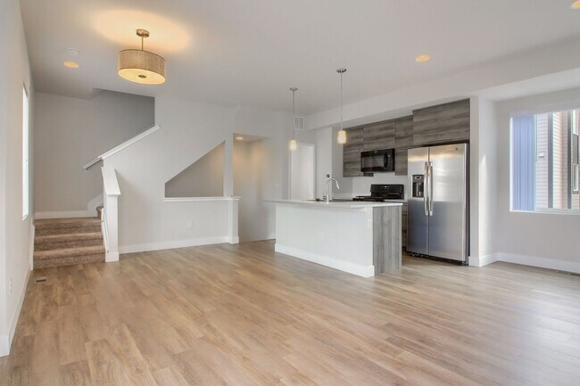 Foto del edificio - 3 Bedroom townhome in Lakewood