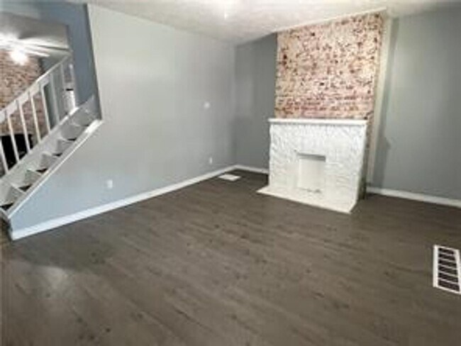 Building Photo - 4 br, 2 bath House - 404 Wabana St