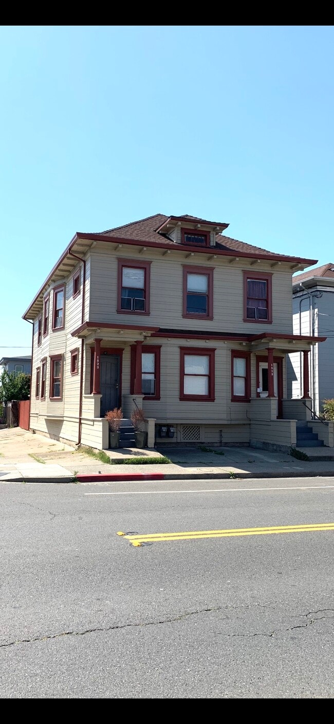 Building Photo - 1525 8th St