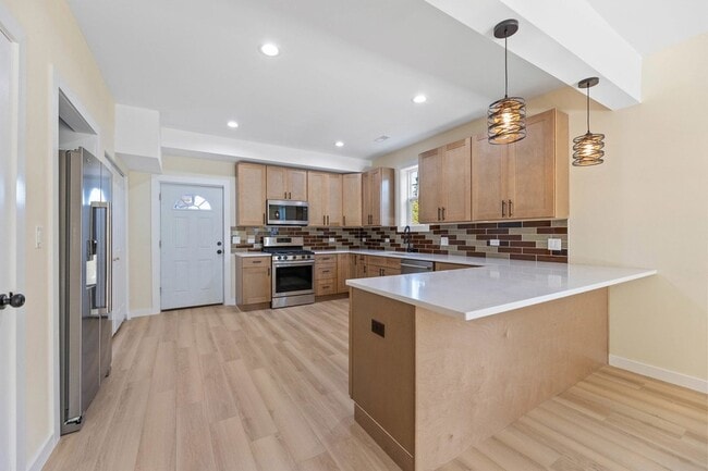 Building Photo - 76 N 4th St