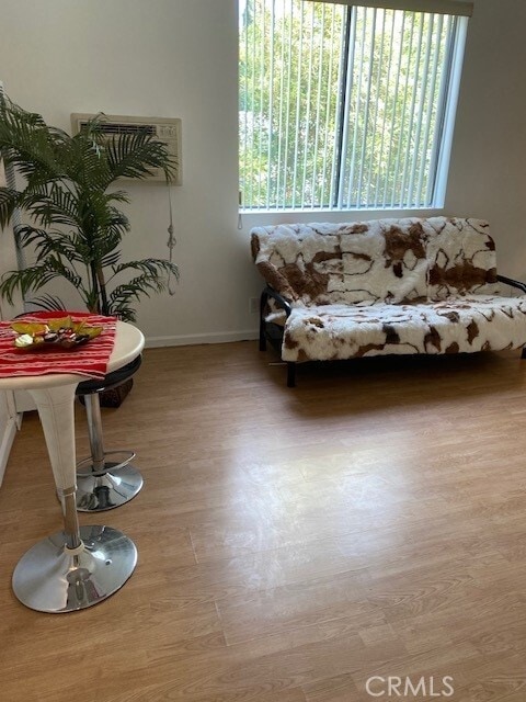 Building Photo - 1943 Vista Del Mar Ave