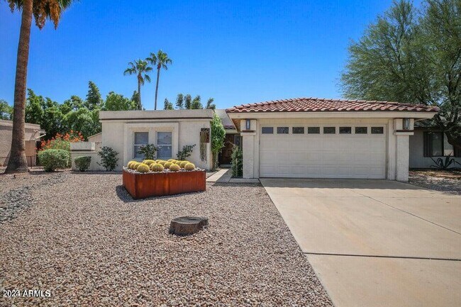 Foto del edificio - 3915 E Larkspur Dr