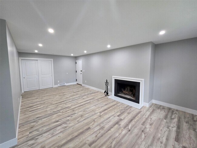 Building Photo - 548 Sierra Vista Ln