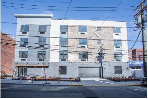 Foto principal - 430 52nd St