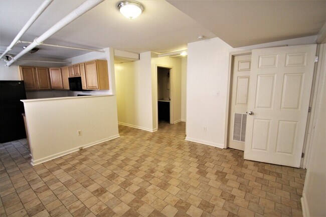 Foto del edificio - 213 W Lanvale St