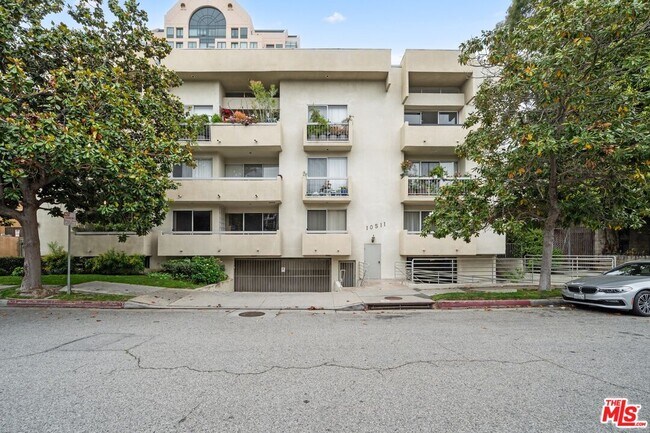 Building Photo - 10511 Ashton Ave