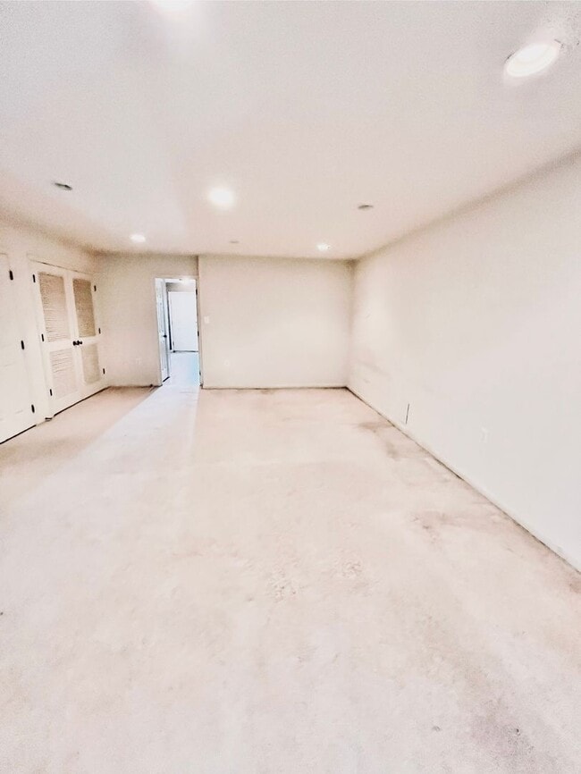 Building Photo - 44 Milestone Ct
