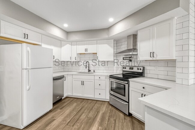 Building Photo - 7318 N 43rd Ln