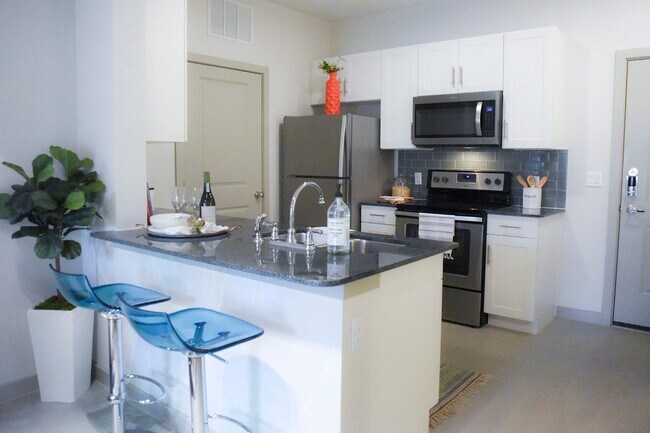 Foto del edificio - 8300 Bluff Springs Rd