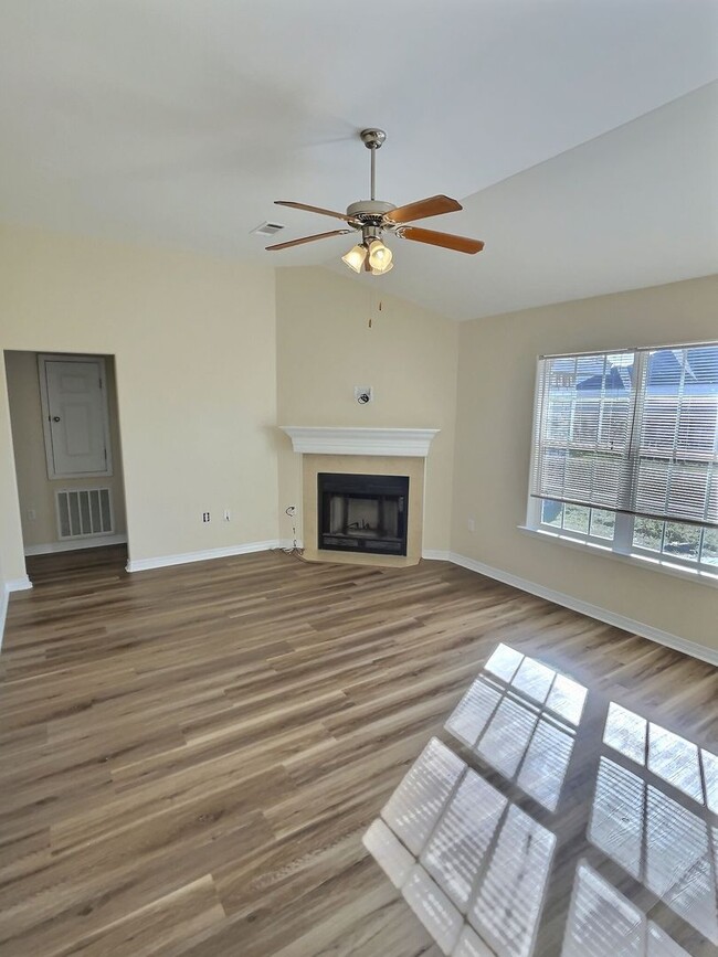 Foto del edificio - 3/2 Fireplace, 2 Car Garage St. Martin Schools