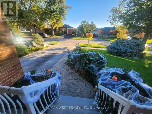 Building Photo - 44 Landron Crescent