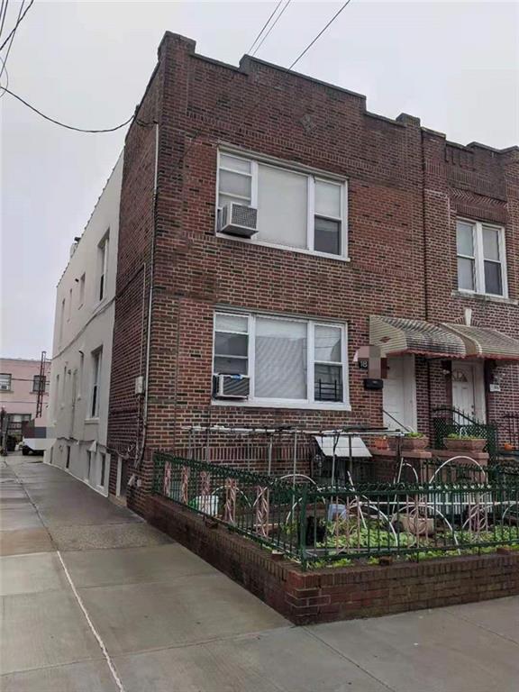 Primary Photo - 1883 W 12th St