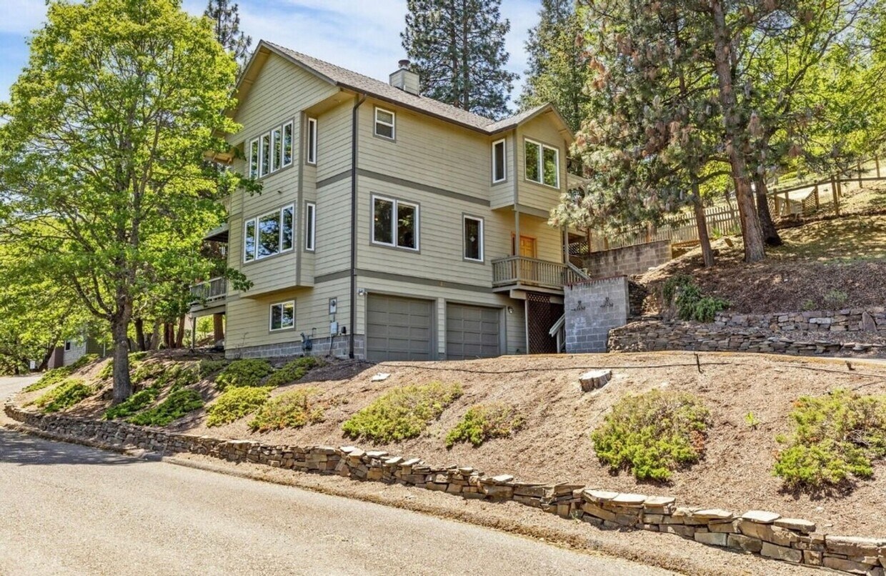 Primary Photo - Charming 3BR House in Ashland
