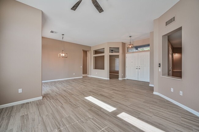 Building Photo - BEAUTIFUL REMODELED HOME WITH POOL AND BAC...