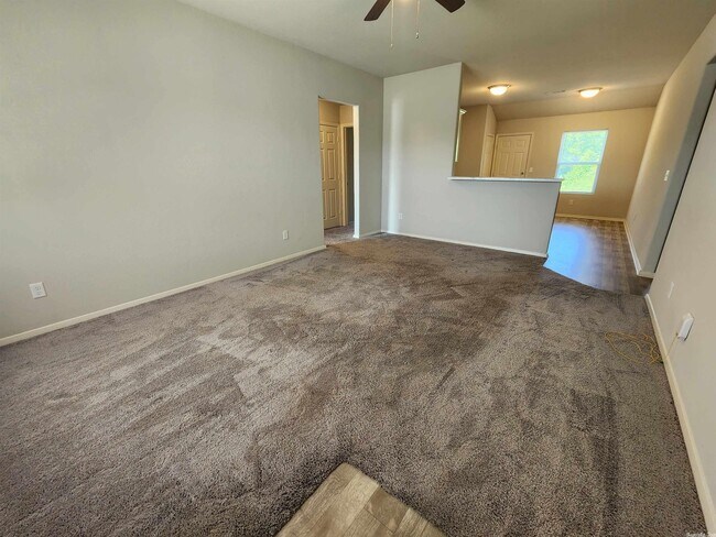 Building Photo - 1072 Santa Fe Trl