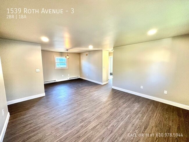 Building Photo - 1539 Roth Ave