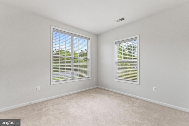 Building Photo - 43247 Loudoun Reserve Dr