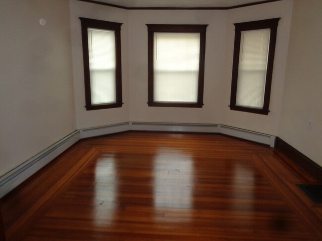 Building Photo - 61 Grove St