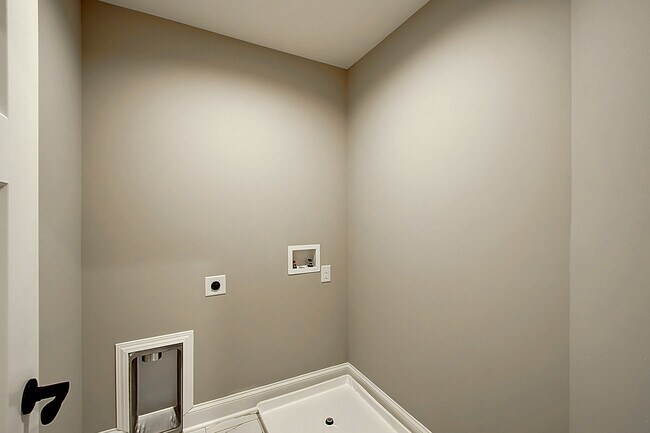 Building Photo - 50 Atlas Wy
