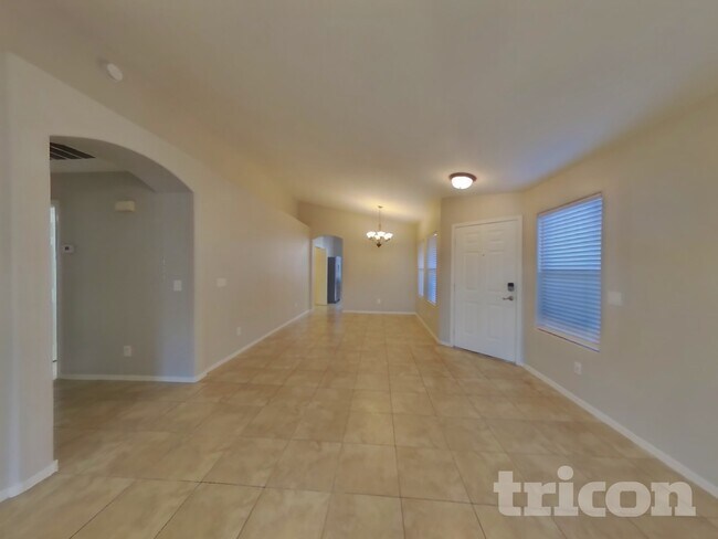 Foto del edificio - 525 N Val Vista Dr