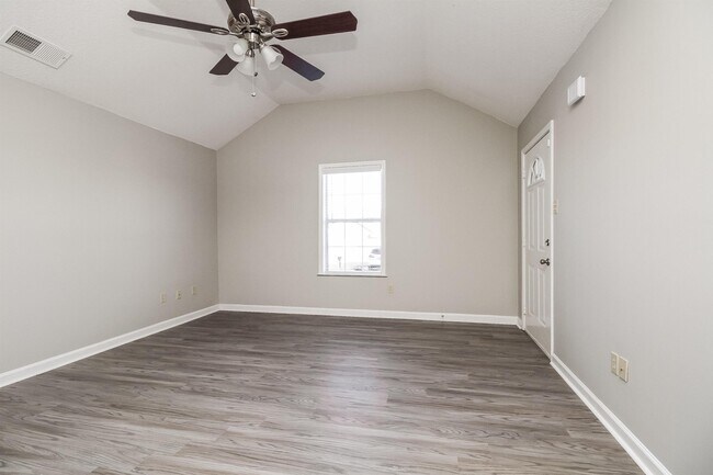 Building Photo - 4419 Kings Valley Cove W