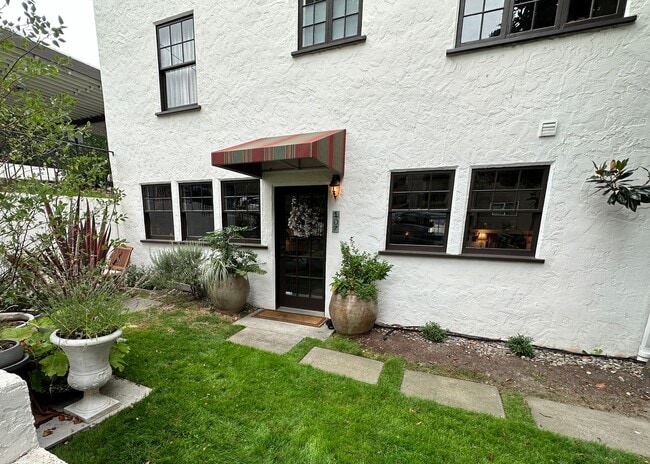 Photo - Queen Anne - Villa Costella - 1 Bedroom / ... Apartment