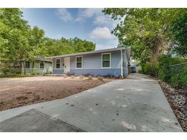 Photo - 404 Franklin Blvd Unit B Townhome