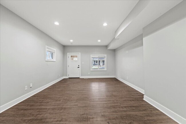 Building Photo - 203-203 N Gray St