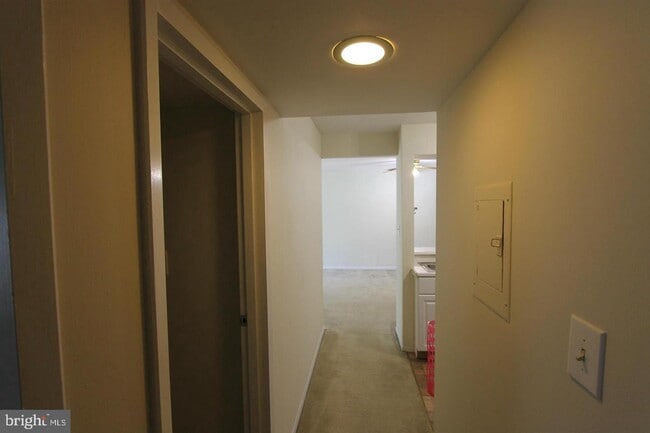 Foto del edificio - 8509 Barrington Ct