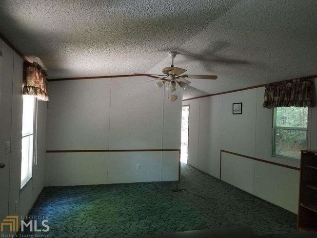 Building Photo - 481 Fern Valley Rd