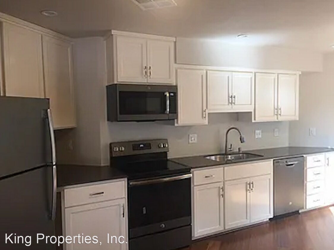 Building Photo - 2 br, 1 bath House - 434 E Street