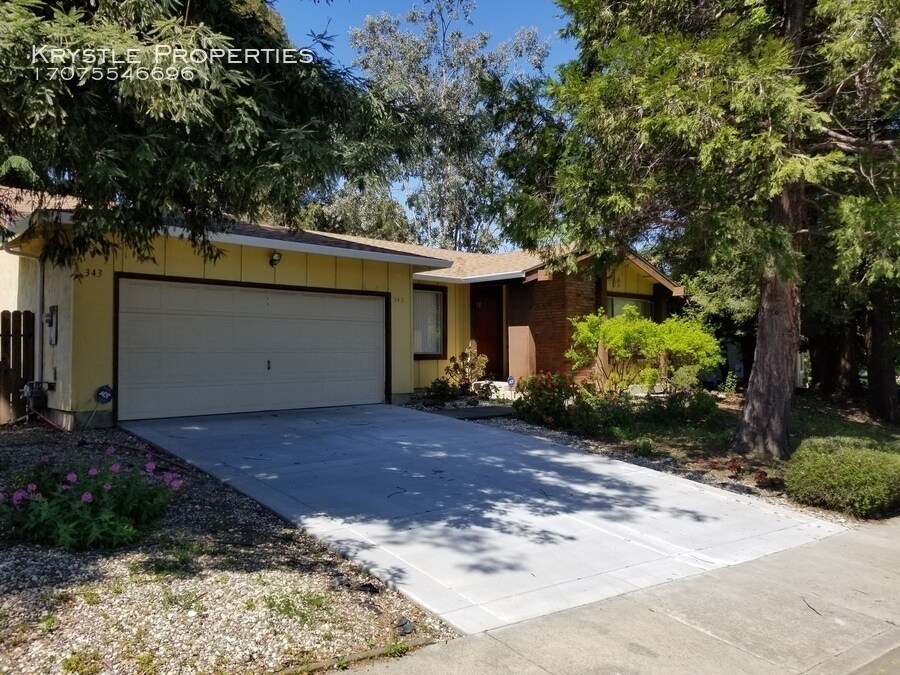Primary Photo - 343 Regents Park Dr