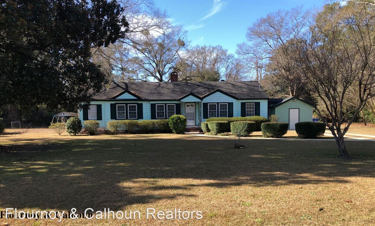 Foto principal - 3 br, 2 bath House - 1435 Forest Drive