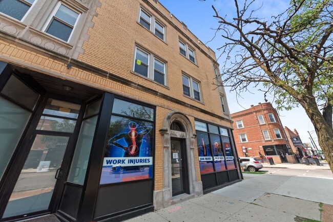 Building Photo - 3533 W Fullerton Ave