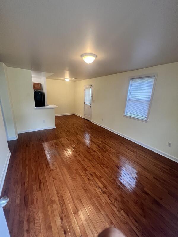 Building Photo - 2518 Kent Village Dr