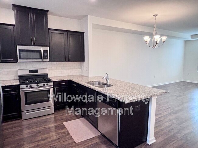 Building Photo - 416 Skymont Dr