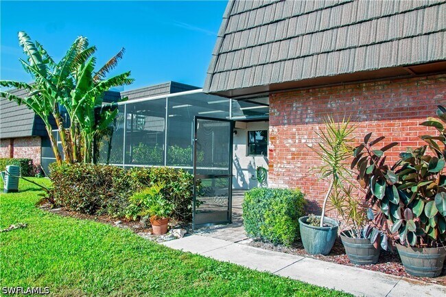 Foto del edificio - 148 Lake Point Ln