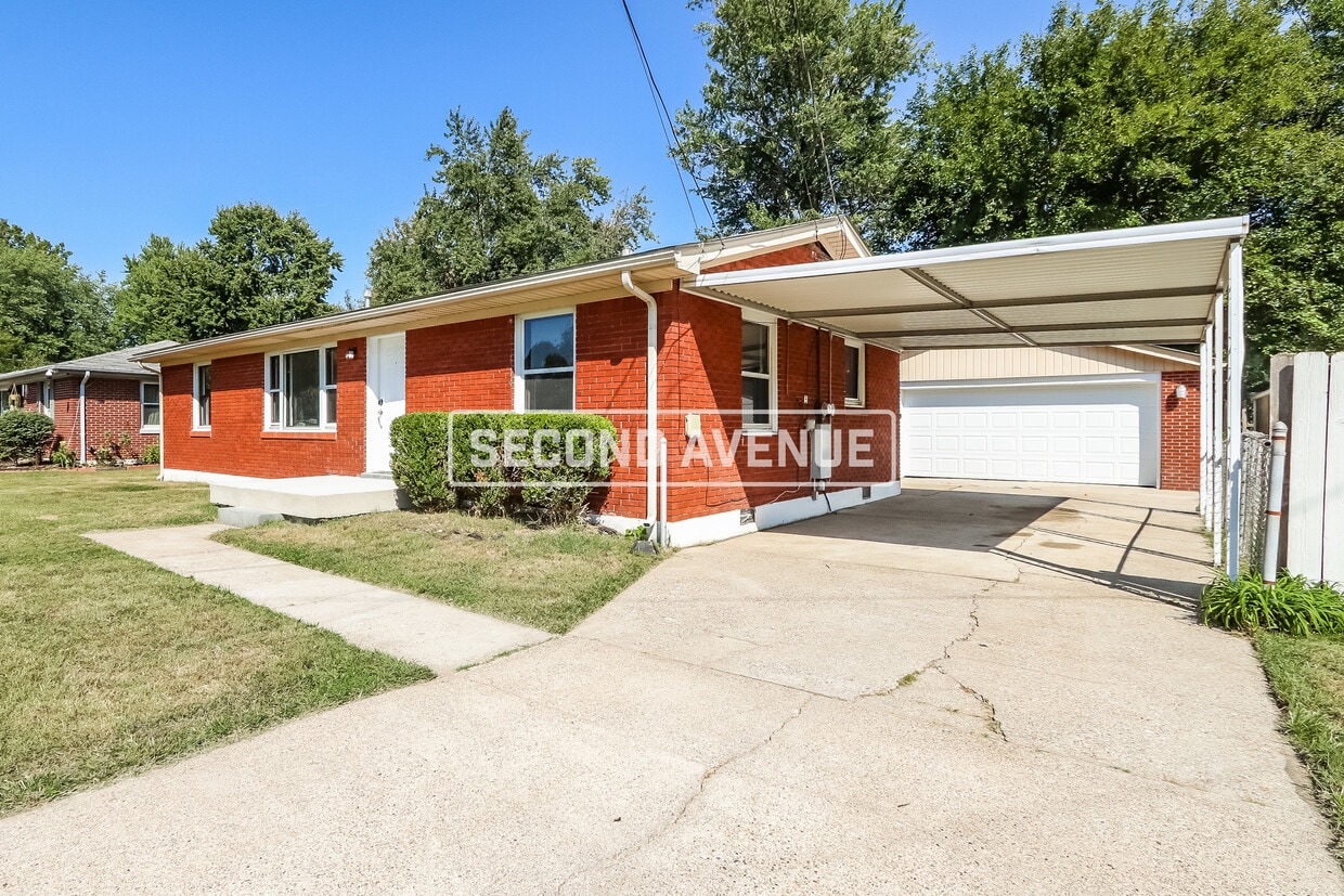 Primary Photo - 7215 Earl Dr