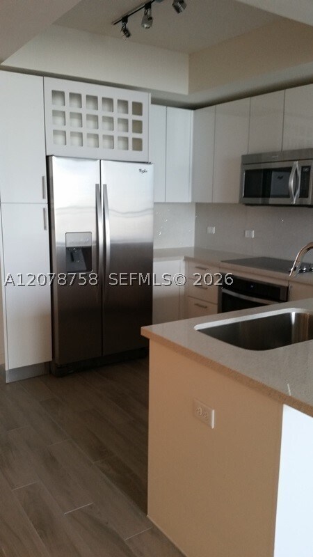 Foto del edificio - 999 SW 1st St