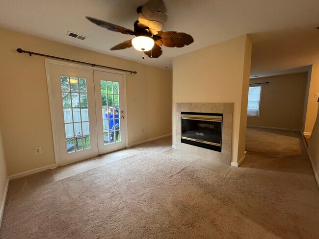 Building Photo - 13829 Bronco Pl
