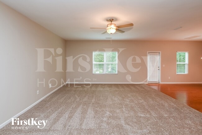 Foto del edificio - 7702 McCarron Way