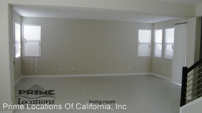 Building Photo - 3 br, 2.5 bath House - 4844 Holden Drive
