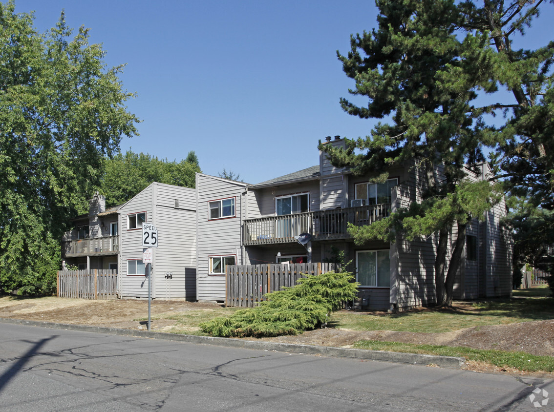 Building Photo - Hunter Highlands
