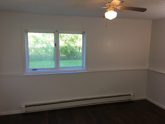Dormitorio más grande - 1730 N Golden Hills Dr