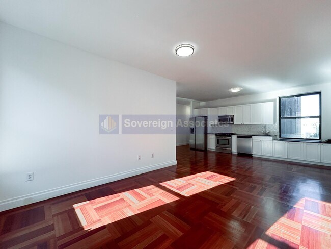 Building Photo - 607 W 137th St