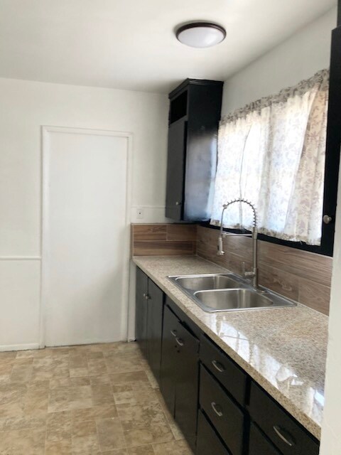 Foto del edificio - 8684 Juniper Ave